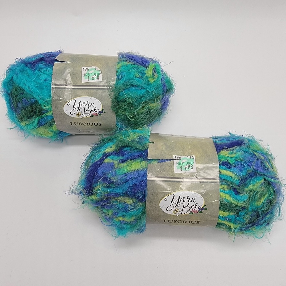 (2 Skeins) Yarn Bee Yarn Luscious  Blueberry Twist #75 Bulky 5 Green Blue Lime